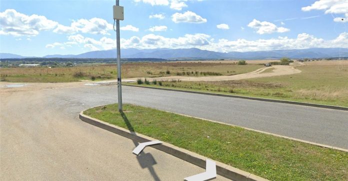 drum Șelimbăr, cartierul Arhitecților, drum de legătură Șelimbăr, drum nou Șelimbăr, infrastructură Șelimbăr, infrastructură Sibiu, drum Sibiu, trafic Șelimbăr, trafic Sibiu, aglomerație Șelimbăr, aglomerație Sibiu, drum cartierul Arhitecților, transport cartierul Arhitecților, șosea Șelimbăr, șosea cartier Arhitecților, străzi Șelimbăr, străzi cartier Arhitecților, asfaltare Șelimbăr, asfaltare Sibiu, primăria Șelimbăr, dezvoltare Șelimbăr, investiții Șelimbăr, lucrări drum Șelimbăr, construcție drum Șelimbăr, modernizare drumuri Șelimbăr, proiect infrastructură Șelimbăr, locuitori cartier Arhitecților, comunitate cartier Arhitecților, locuitori Șelimbăr, trafic urban Sibiu, drumuri județ Sibiu, centura Sibiu, conexiune rutieră Șelimbăr, acces cartier Arhitecților, acces Sibiu, navetă elevi Șelimbăr, navetă elevi cartier Arhitecților, navetă Sibiu, transport elevi Șelimbăr, școli Sibiu, început de școală Sibiu, drum finalizat Șelimbăr, drum finalizat cartier Arhitecților, legătură rutieră Șelimbăr, legătură rutieră cartier Arhitecților, infrastructură rutieră Sibiu, infrastructură rutieră Șelimbăr, transport local Șelimbăr, transport local Sibiu, drum alternativ Șelimbăr, drum alternativ Sibiu, mobilitate urbană Sibiu, mobilitate urbană Șelimbăr, dezvoltare urbană Șelimbăr, dezvoltare urbană Sibiu, investiții Sibiu, proiecte infrastructură Sibiu, drumuri noi Șelimbăr, drumuri noi Sibiu, conexiune Șelimbăr Sibiu, legătură Șelimbăr Arhitecților, străzi noi Șelimbăr, străzi noi Sibiu, lucrări infrastructură Șelimbăr, lucrări infrastructură Sibiu, șosea nouă Șelimbăr, șosea nouă cartier Arhitecților, transport județean Sibiu, trafic rutier Șelimbăr, trafic rutier Sibiu, siguranță rutieră Șelimbăr, siguranță rutieră Sibiu, drumuri regionale Sibiu, drumuri județene Sibiu, administrație Șelimbăr, primărie Șelimbăr drum, consiliul local Șelimbăr, proiect drum cartier Arhitecților, șantiere Șelimbăr, șantiere Sibiu, infrastructură locală Șelimbăr, infrastructură locală Sibiu, dezvoltare cartier Arhitecților, locuințe cartier Arhitecților, urbanism Șelimbăr, urbanism Sibiu, drum expres Șelimbăr, drum expres cartier Arhitecților, acces rapid Sibiu, acces rapid Șelimbăr, școli cartier Arhitecților, copii navetiști Șelimbăr, transport public Șelimbăr, autobuze Șelimbăr, transport public Sibiu, investiții locale Șelimbăr, investiții locale Sibiu, proiect local Șelimbăr, proiect local cartier Arhitecților.
